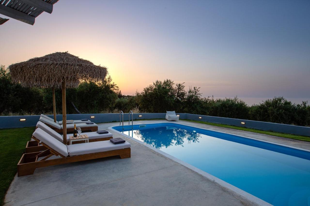 Gramvella Resort Adelianos Kampos Exterior photo