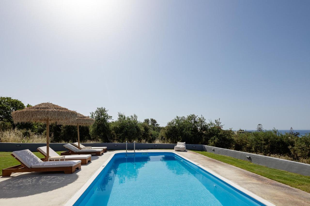 Gramvella Resort Adelianos Kampos Exterior photo