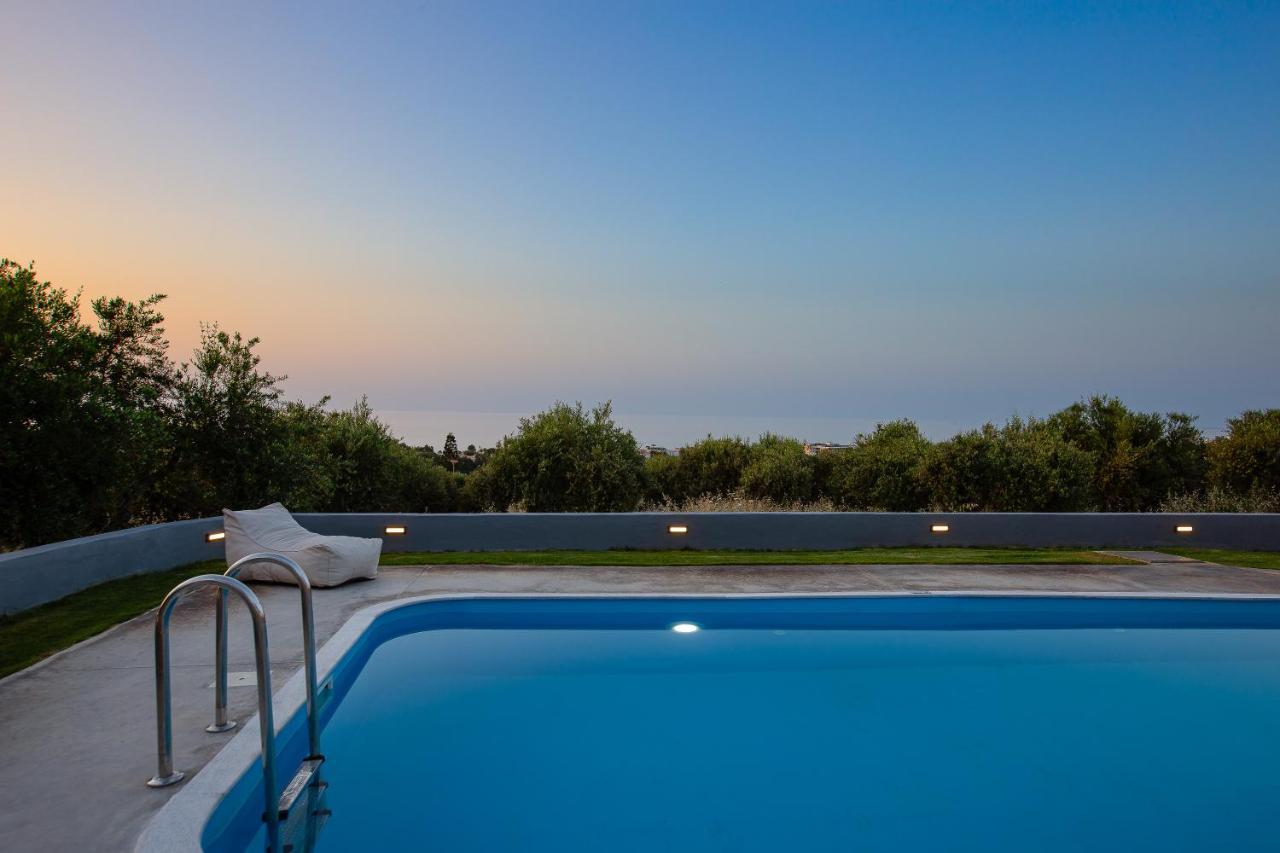 Gramvella Resort Adelianos Kampos Exterior photo